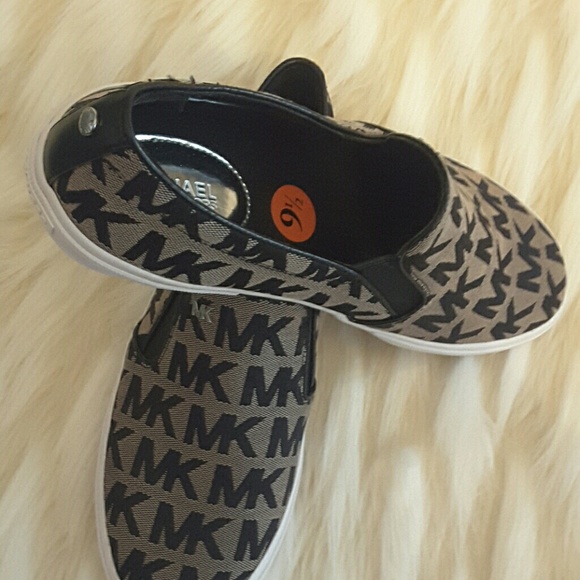 Michael kors slip on - Picture 3 of 8